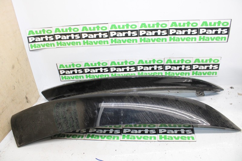 02-09 Envoy – Rear Hatch Glass Lift Gate Trim Molding Left Right Edge OEM Set D
