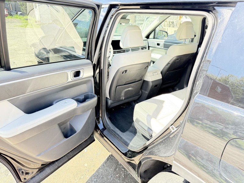 2024-2025 Hyundai Santa FE Left Driver Side Rocker With Post Black gallery