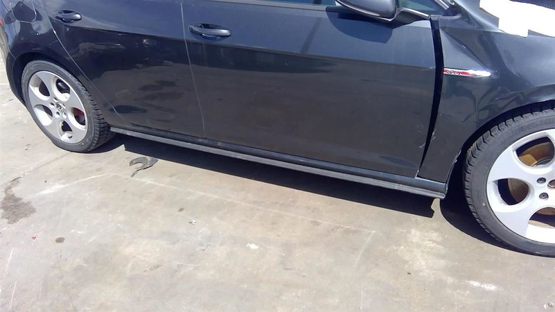 GOLF GTI 2016 Rocker Panel Moulding 681570