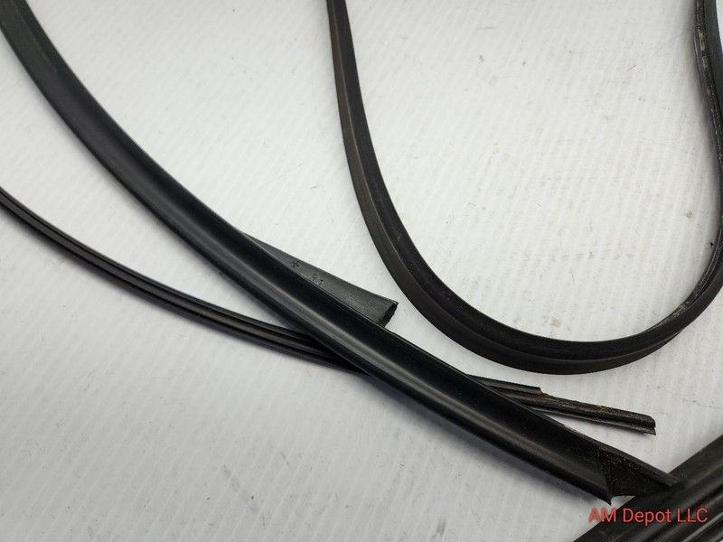 2009 BMW 135i 128i E88 Convertible Windshield Frame Seal Weatherstrip Gasket gallery